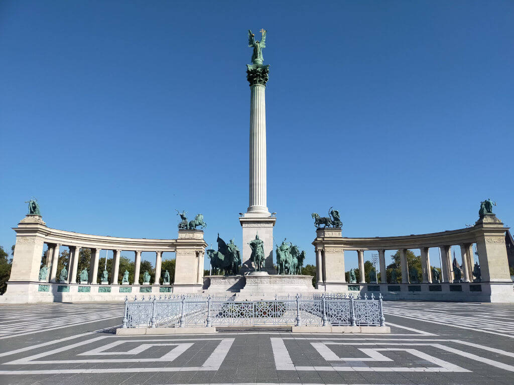 Plaza-de-los-héroes-free-tour-bienvenida-imperial en Budapest