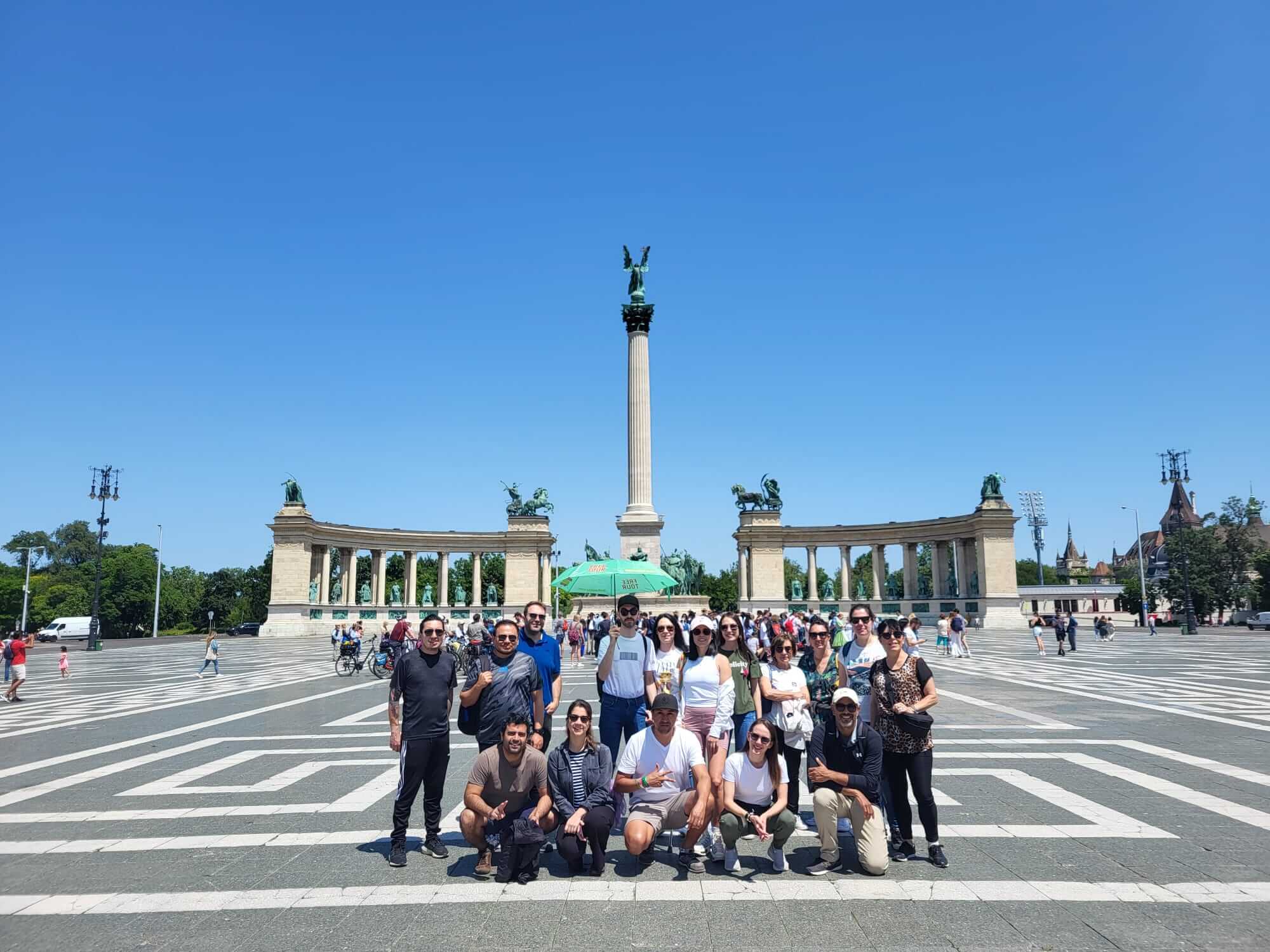 grupo_tour_imperial_plaza_heroes