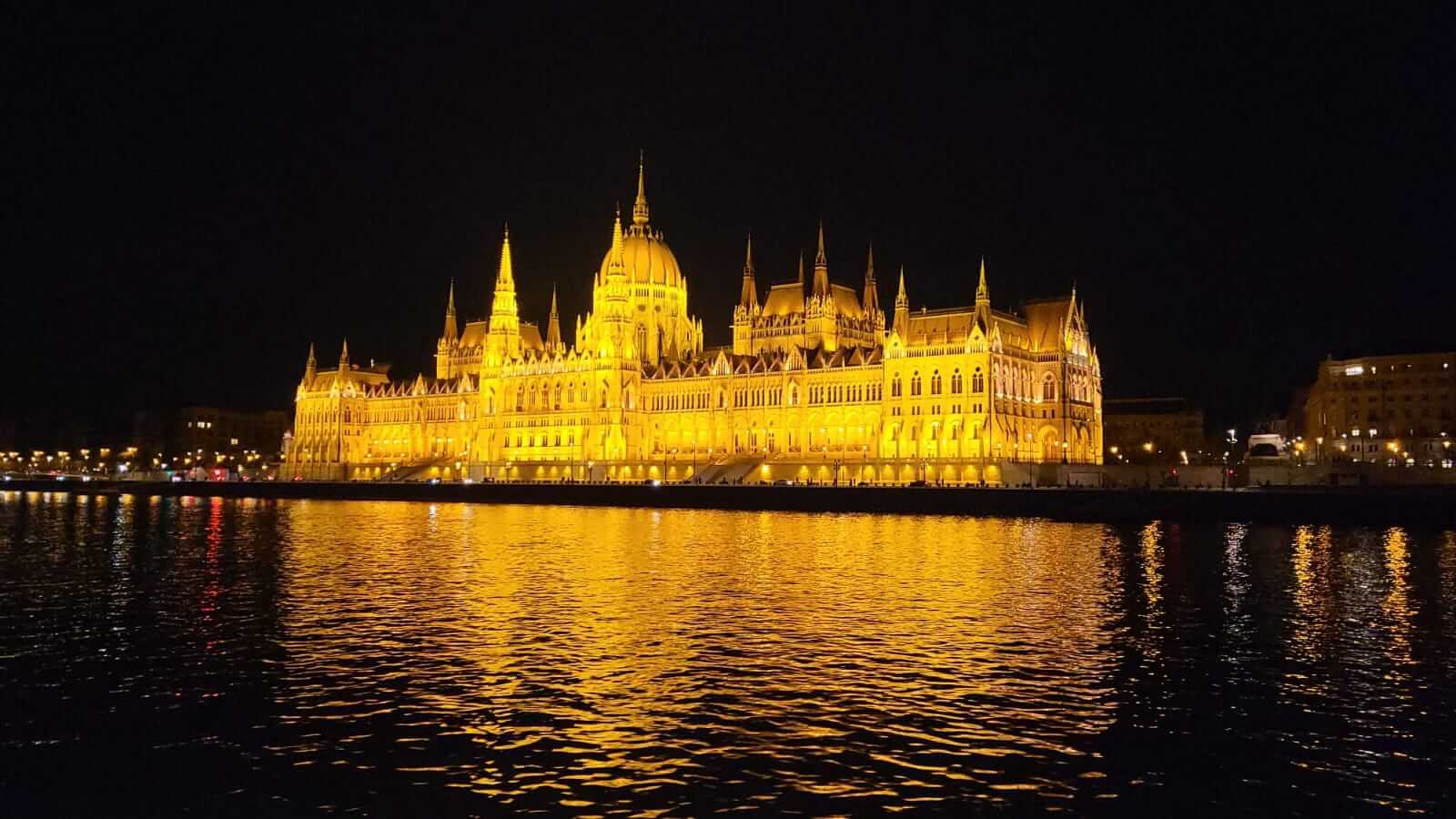 parlamento_budapest_barco_rio